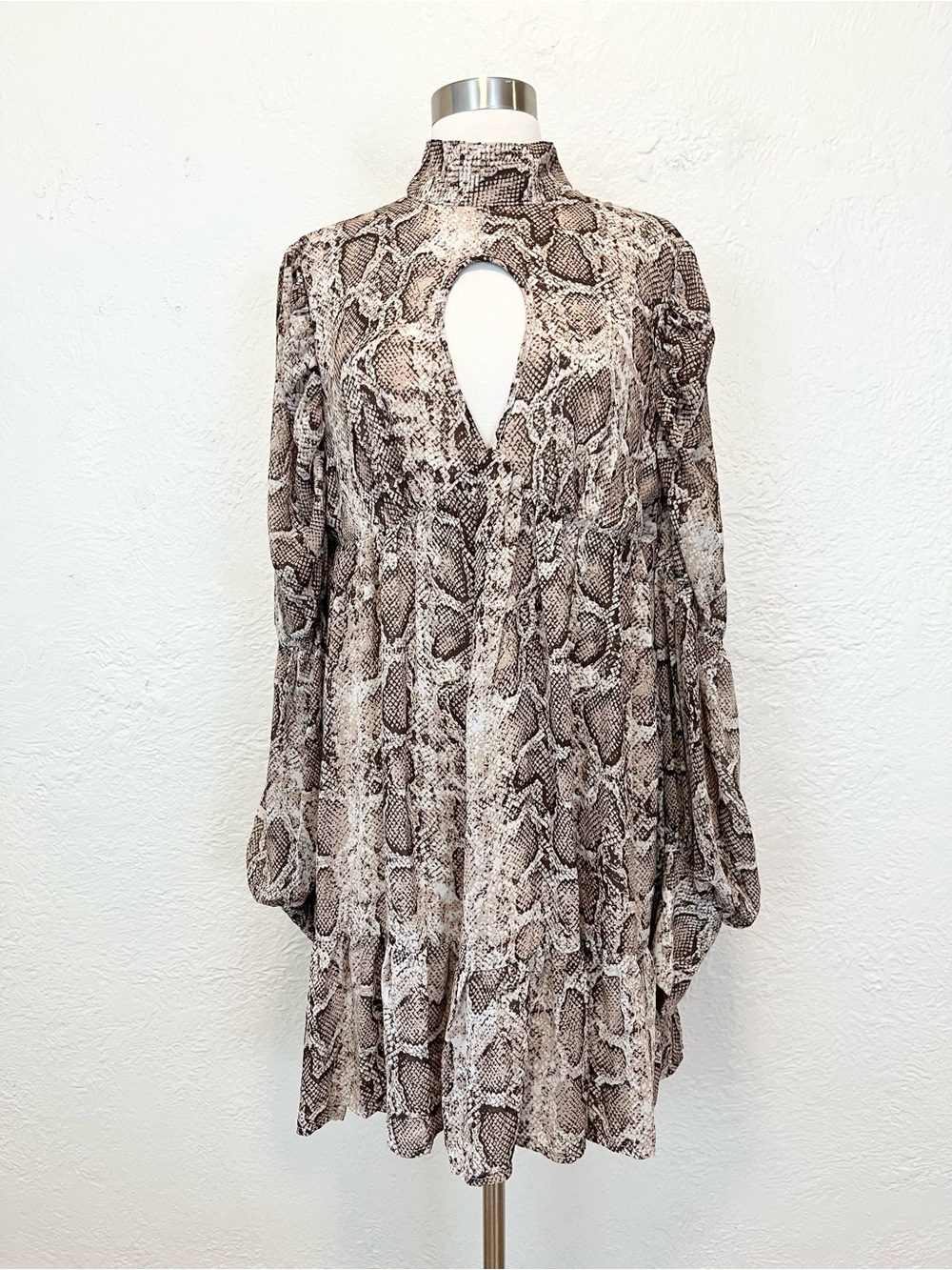 Nasty Gal Dress Long Sleeve Tan Cream Snake Animal Print 14